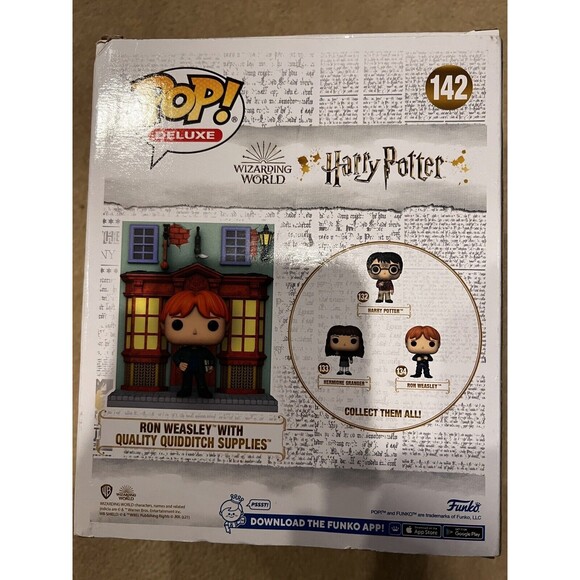 Funko POP Deluxe Harry Potter Ron Weasley with Quality Quidditch Supplies New - Picture 3 of 3